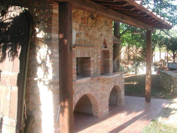 Hostal Casale Il Colombaio Di Toiano Valli Exterior foto