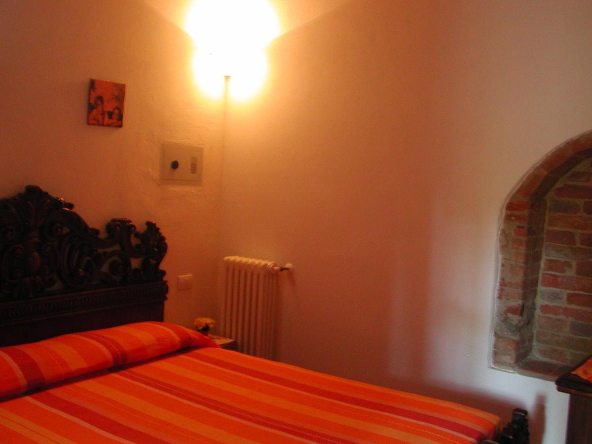 Hostal Casale Il Colombaio Di Toiano Valli Exterior foto